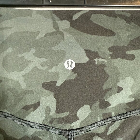 Lululemon Align Pant II 25" Incognito Camo Women's 6 Gator Green Multi Workout - Picture 10 of 11